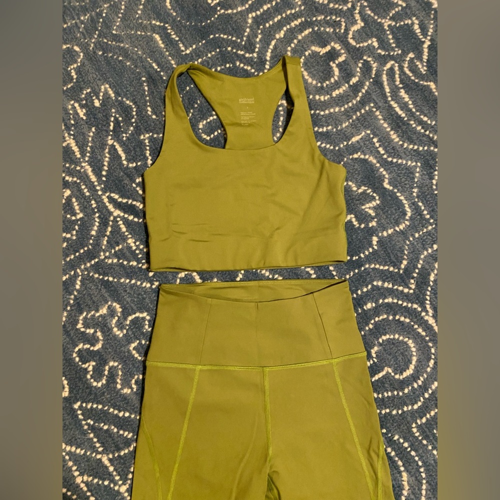 NWOT Girlfriend Collective Set in Ivy